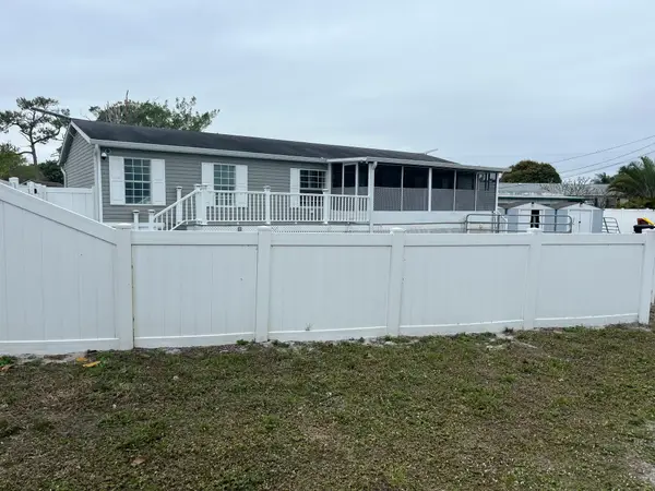 1580 NE Seneca Avenue, Stuart, FL 34994