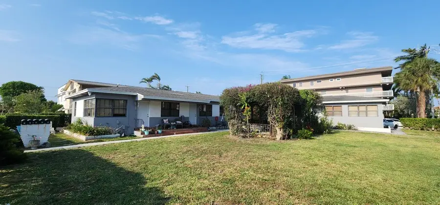 130 S Lakeside 1 Drive, Lake Worth Beach, FL 33460 - #2