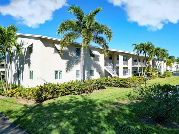 301 Circle Drive S #103, Boynton Beach, FL 33435