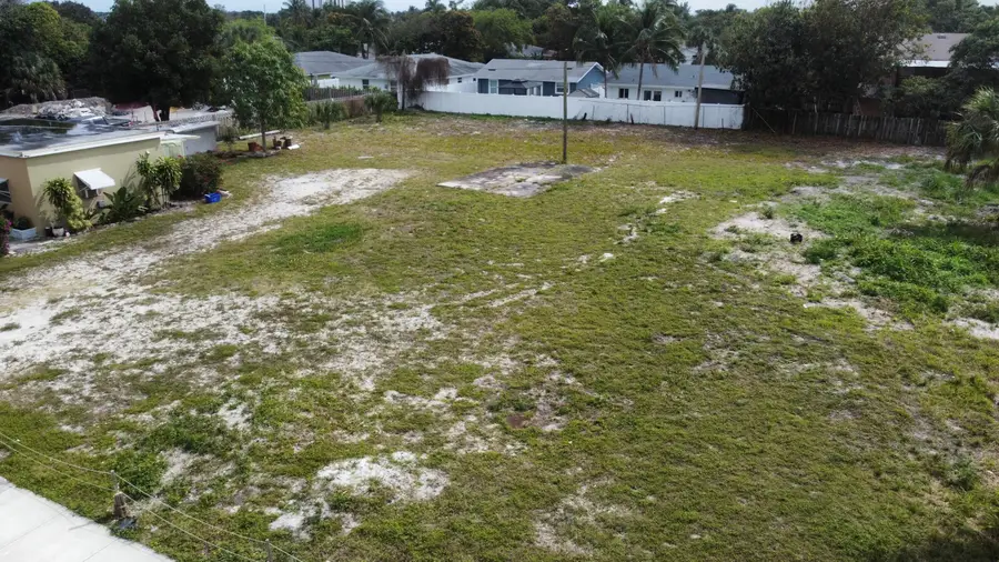 198 SE 4th Street, Delray Beach, FL 33483 - #2