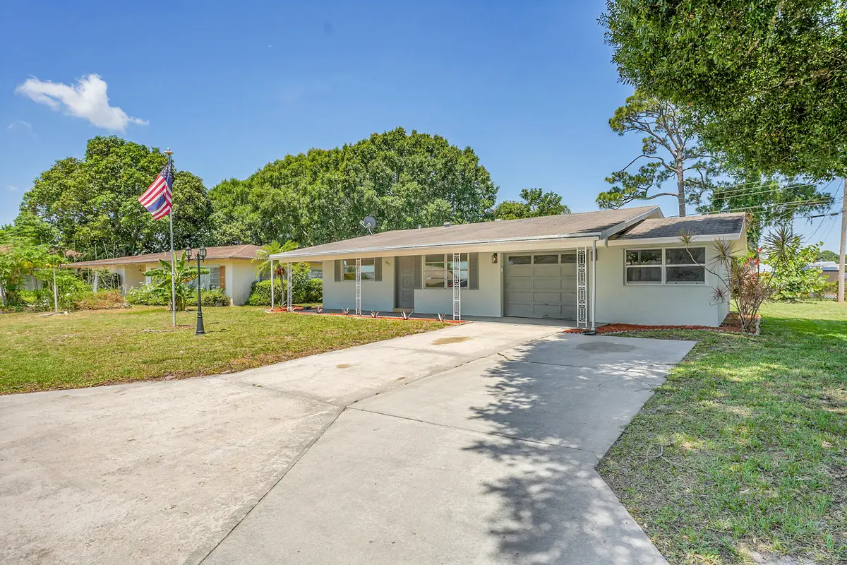 302 W Arbor Avenue, Port Saint Lucie, FL 34952 - #1