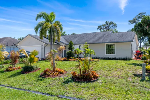 932 SE Damask Avenue, Port St Lucie, FL 34983