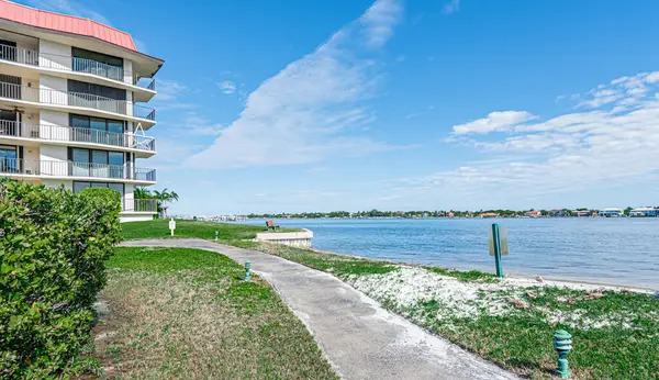 7020 Half Moon Circle #210, Hypoluxo, FL 33462