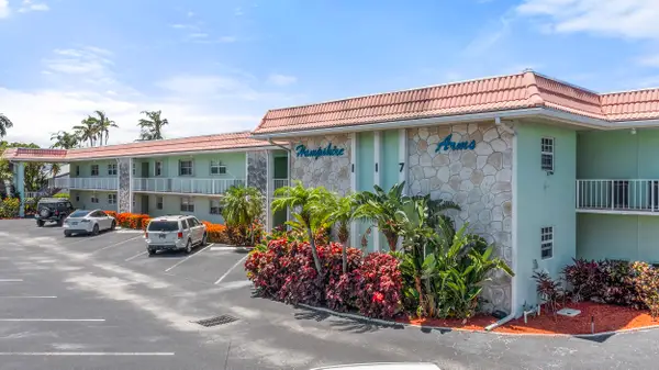 117 Lehane Terrace #201, North Palm Beach, FL 33408