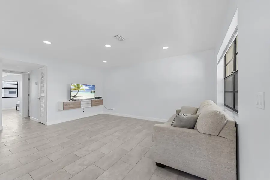 234 Capri E, Delray Beach, FL 33484 - #3