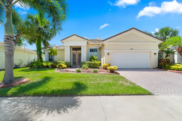 525 SW Lake Manatee Way, Port St Lucie, FL 34986
