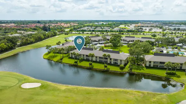 28 Plantation Drive #204, Vero Beach, FL 32966