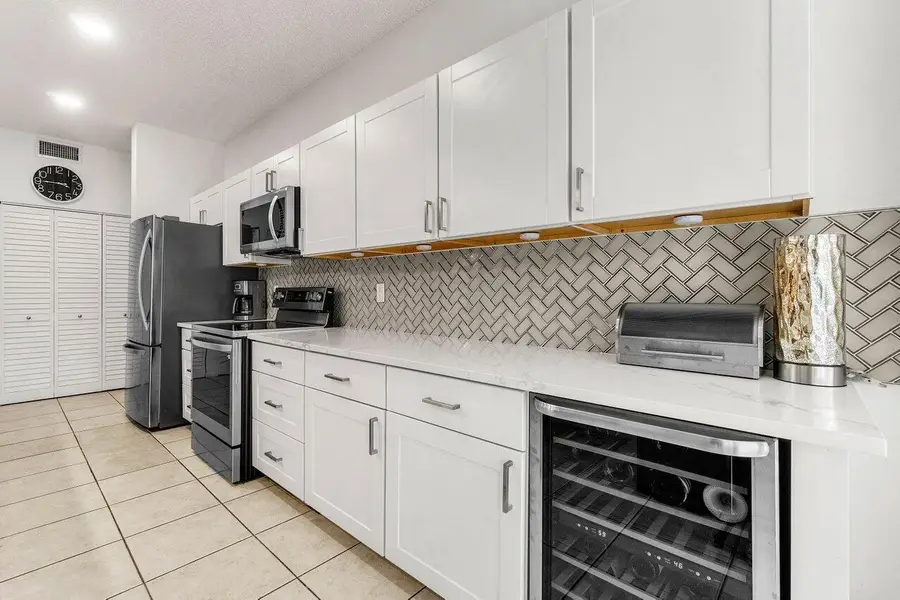 103 Half Moon Circle #E2, Hypoluxo, FL 33462 - #2
