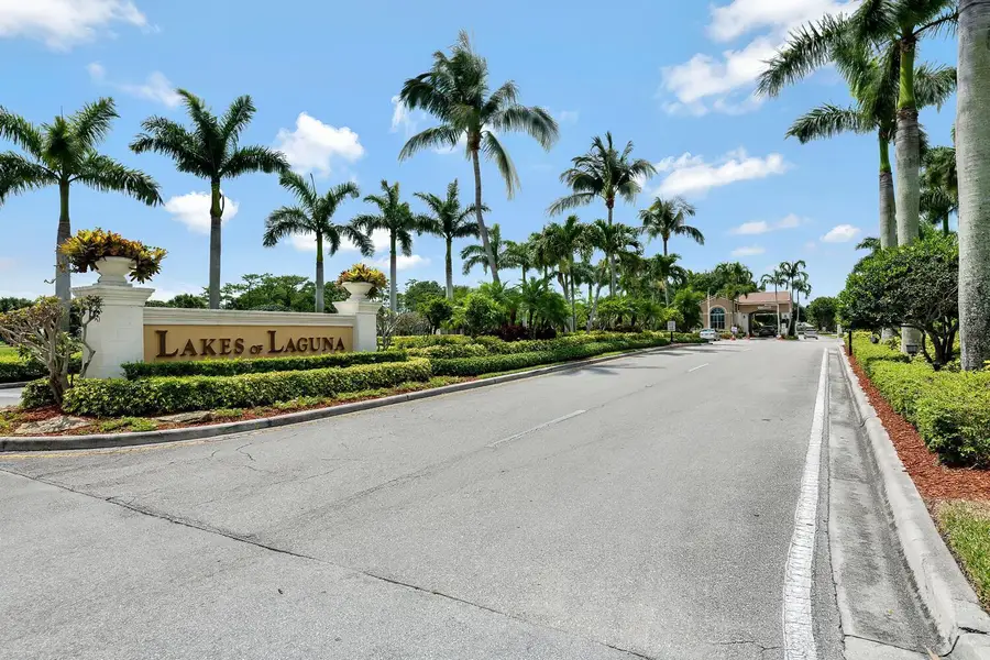 4043 Lake Tahoe Circle, West Palm Beach, FL 33409 - #3