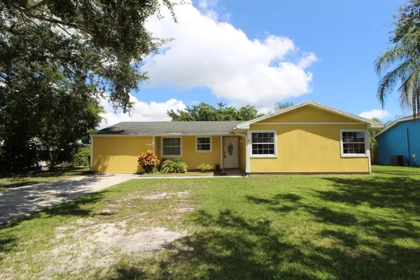 2022 SE West Dunbrooke Circle Se, Port St Lucie, FL 34952