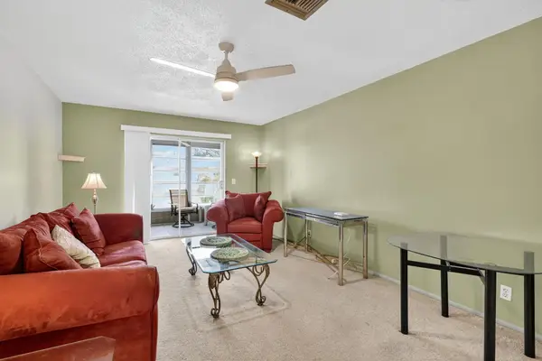 2152 NE 1st Way #205, Boynton Beach, FL 33435