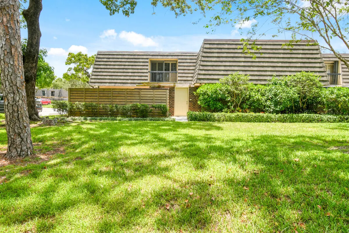 630 6th Terrace, Palm Beach Gardens, FL 33418 - #1
