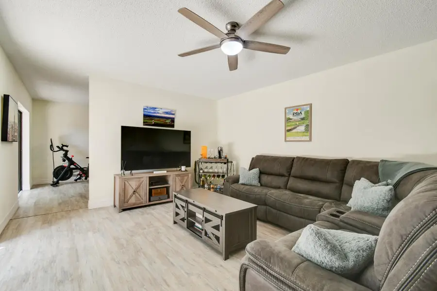 630 6th Terrace, Palm Beach Gardens, FL 33418 - #3