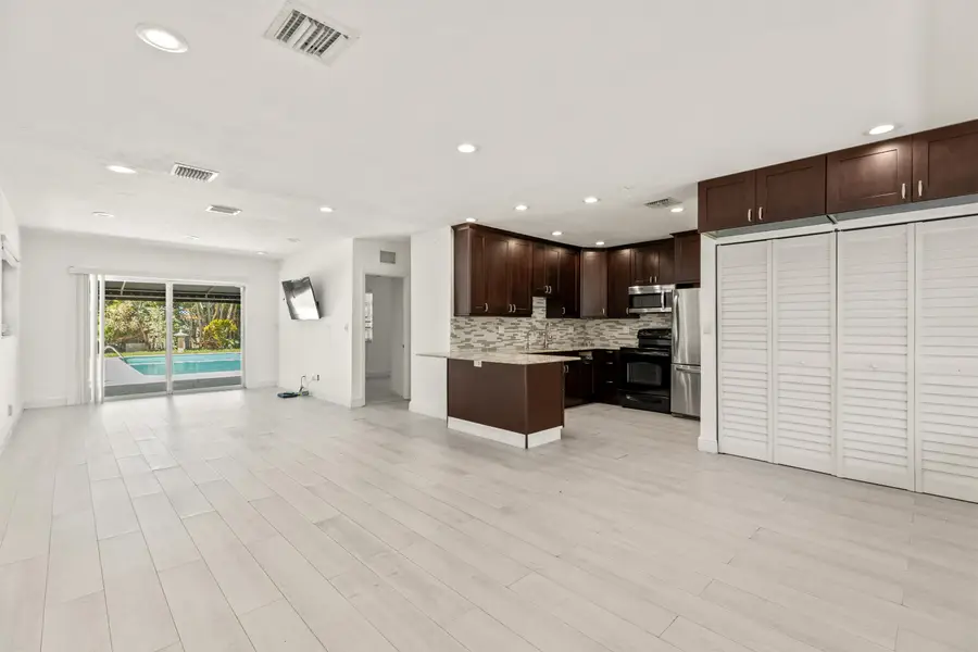 1637 N Victoria Park Road, Fort Lauderdale, FL 33305 - #2