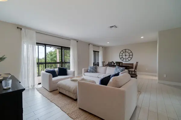 11355 Pond View Drive #D203, Wellington, FL 33414