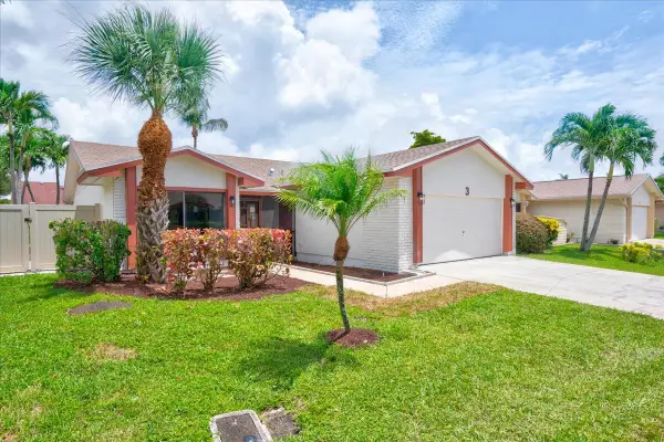 3 Fawlkland Circle, Boynton Beach, FL 33426