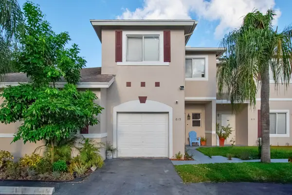 819 NW 42 Place #819, Deerfield Beach, FL 33064