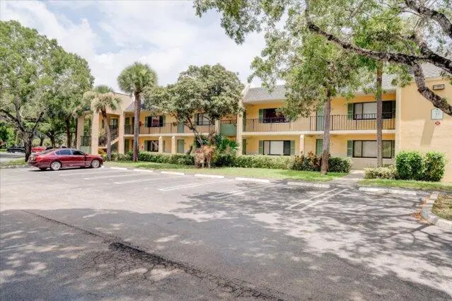 1104 Meadows Circle, Boynton Beach, FL 33436 - #1