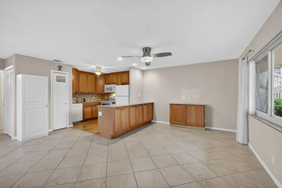 221 Coventry J, West Palm Beach, FL 33417 - #1