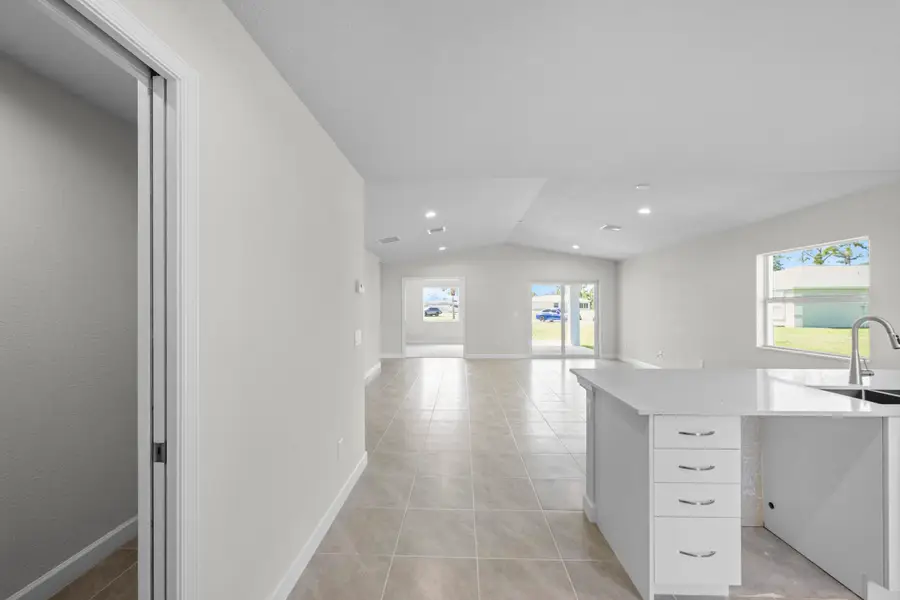 12 Los Gatos Lane, Port Saint Lucie, FL 34952 - #3