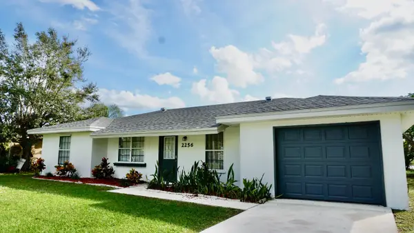 2256 SE East Dunbrooke Circle, Port St Lucie, FL 34952