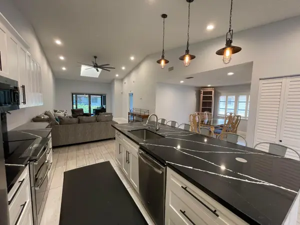 6157 Sunny Pointe Circle, Delray Beach, FL 33484