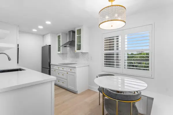 689 NE 6th Court #4050, Boynton Beach, FL 33435