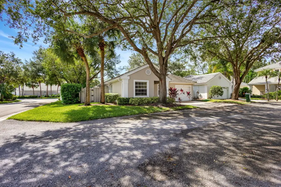 15 Admirals Court, Palm Beach Gardens, FL 33418 - #3
