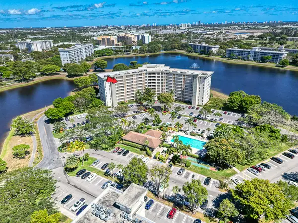 2940 N Course Drive #811, Pompano Beach, FL 33069