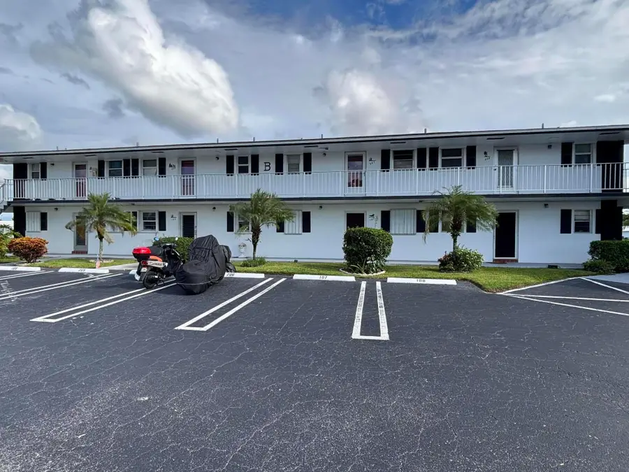 1112 Lake Terrace #207, Boynton Beach, FL 33426 - #3