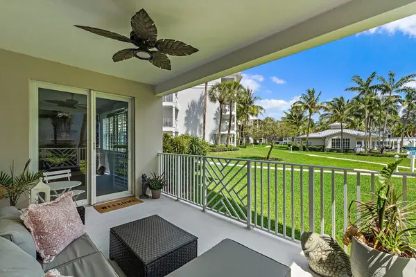411 Bay Colony Drive N #& Slip 32, Juno Beach, FL 33408