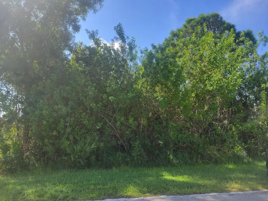 474 SW Kaabe Avenue, Port Saint Lucie, FL 34953 - #2