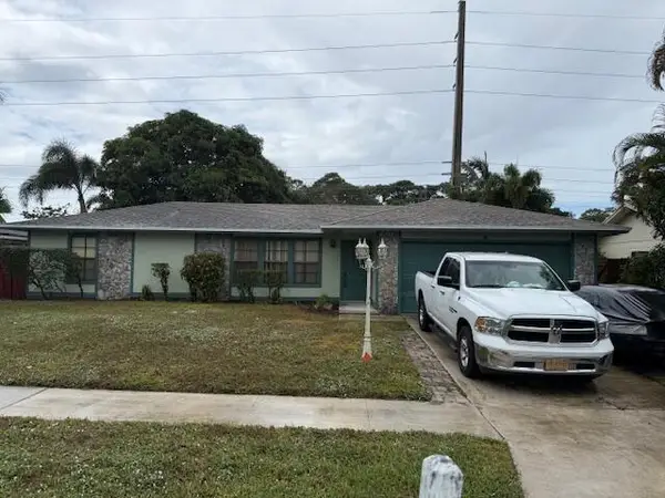 203 Canterbury Drive W, Riviera Beach, FL 33407