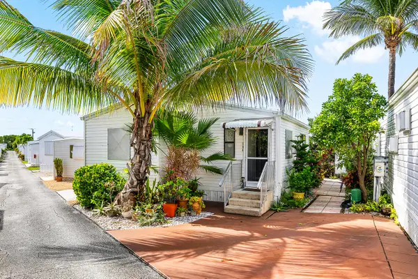 4 East Cedar Drive #Cd, Briny Breezes, FL 33435