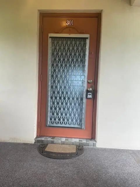 2700 Sunrise Lakes Drive W #301, Sunrise, FL 33322