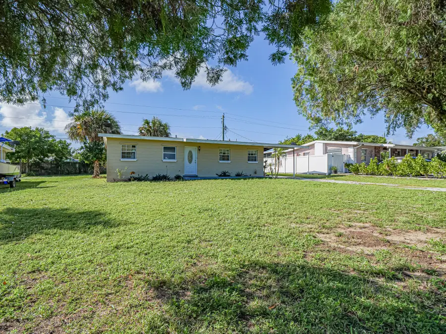 563 4th Place Sw, Vero Beach, FL 32962 - #2
