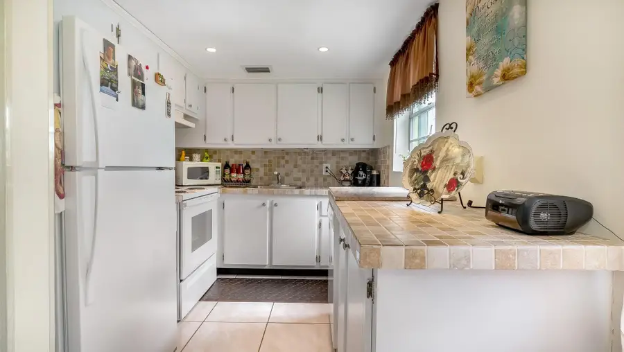 239 Windsor K, West Palm Beach, FL 33417 - #2
