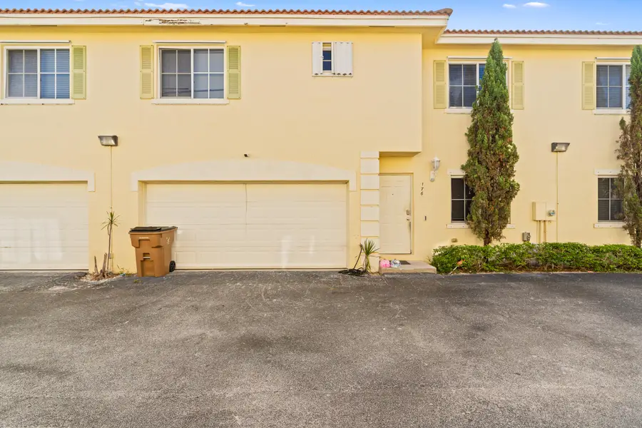 176 SE 2nd Street Se, Deerfield Beach, FL 33441 - #2