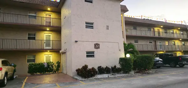 721 Lori Dr #105, Palm Springs, FL 33461