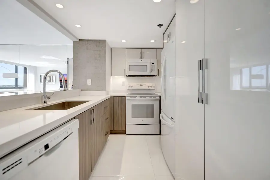 540 Brickell Key Drive #919, Miami, FL 33131 - #2
