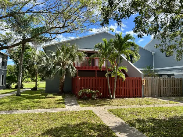 23 Crossings Circle #E, Boynton Beach, FL 33435