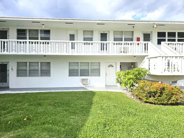 102 Easthampton E, West Palm Beach, FL 33417