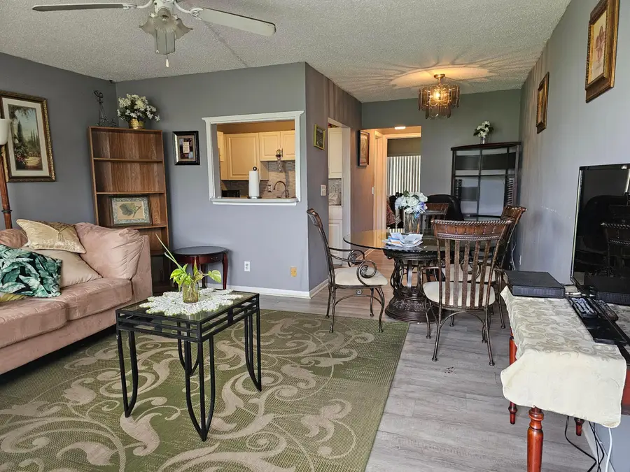 102 Easthampton E, West Palm Beach, FL 33417 - #2