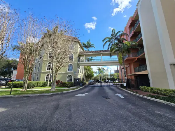 1640 Presidential Way #403, West Palm Beach, FL 33401