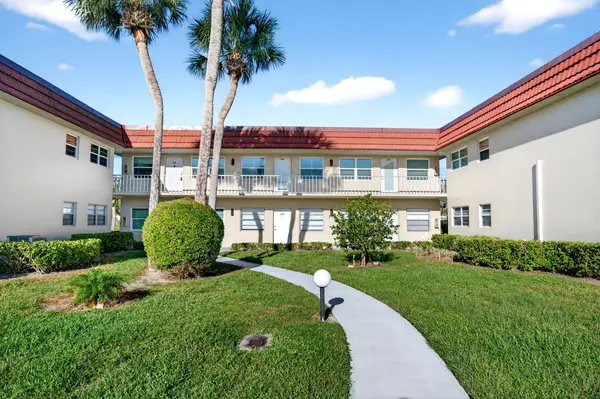 108 Spring Lake Court #203, Vero Beach, FL 32962