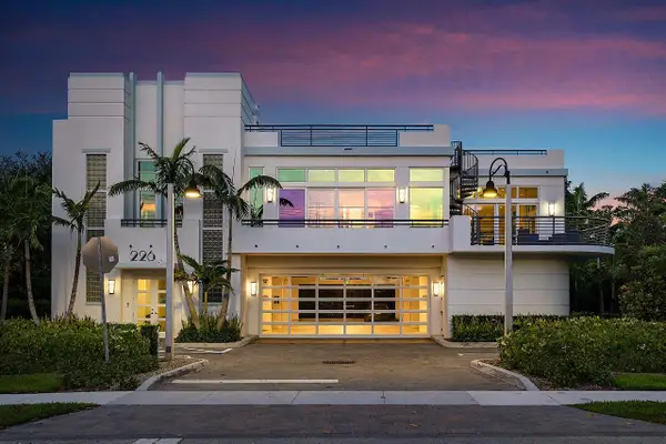 226 Palm Court, Delray Beach, FL 33444