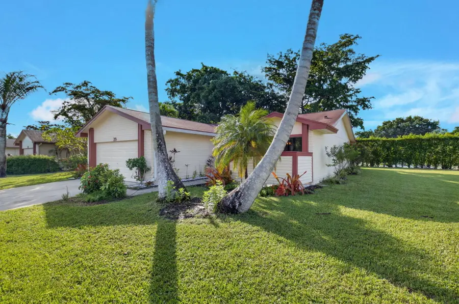 29 Fawlkland Circle, Boynton Beach, FL 33426 - #2