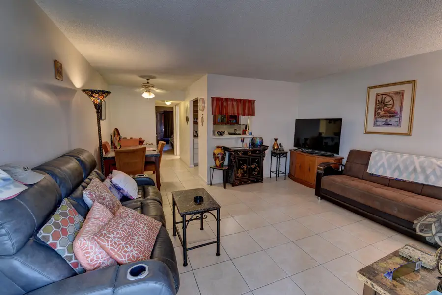 383 Markham R, Deerfield Beach, FL 33442 - #2
