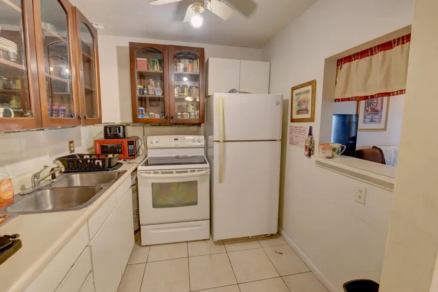 383 Markham R, Deerfield Beach, FL 33442 - #3