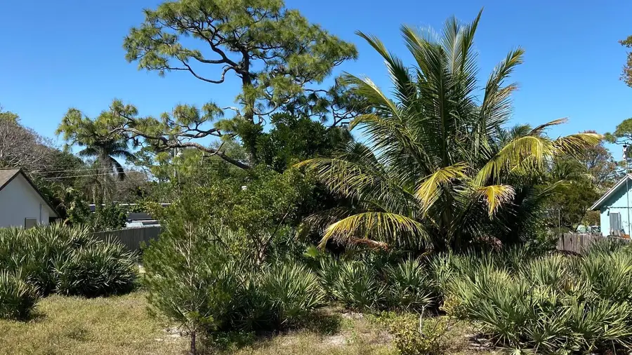 6483 SE Sylvan Place, Hobe Sound, FL 33455 - #2
